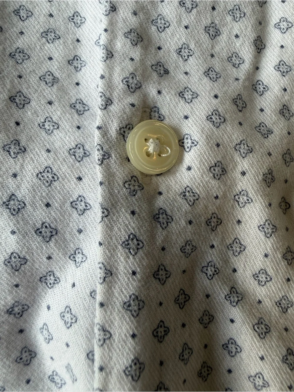Abercrombie & Fitch lightweight button